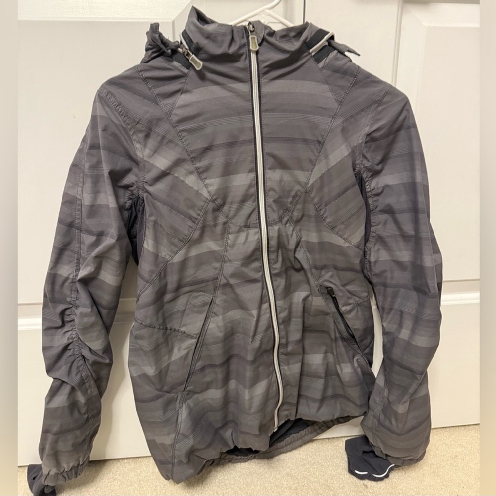 Lululemon Athletica Gray Ski Jacket with Camouflage Pattern